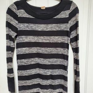 Black and grey thick striped lightweight sweater